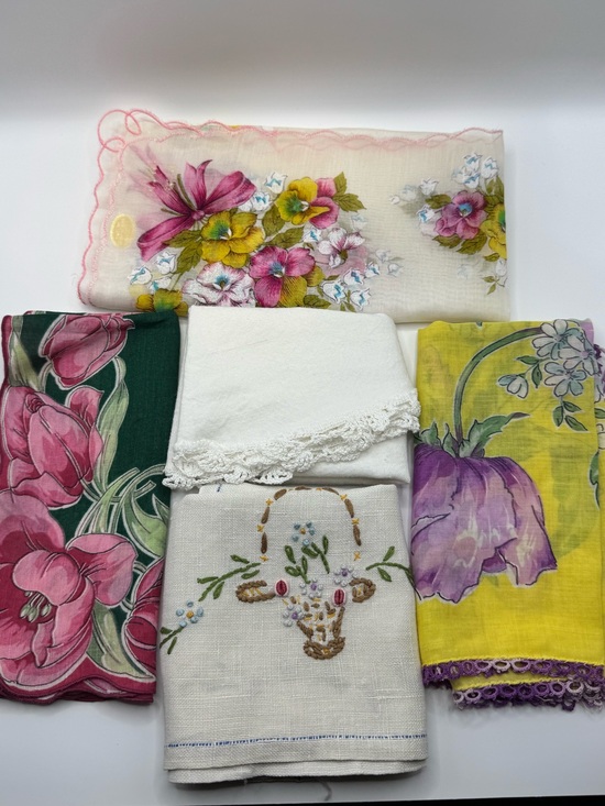Vintage Other - Bundle of 5 Vintage Linens